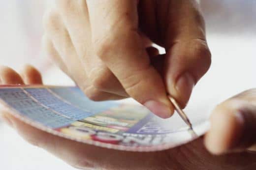 ticket-de-grattage-vs-grattage-en-ligne